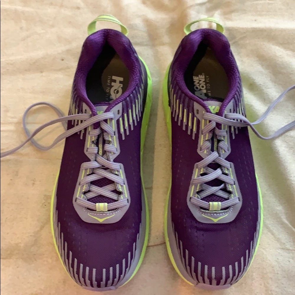 Hoka One One Women’s Clifton 5 size 9